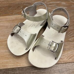 Kids Metallic Sandals saltwater size 9C SunSans